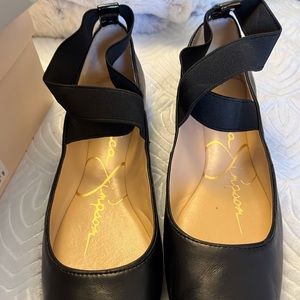Size 8.5 Jessica Simpson ballet flats. Like new. Black leather.